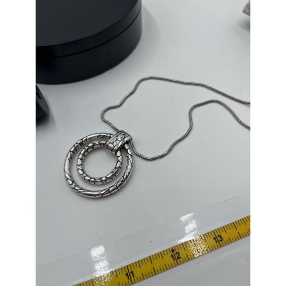 BRIGHTON Silver Tone w/ Patterned
Double Ring Pendant Snake
Chain Necklace for - Picture 10 of 12